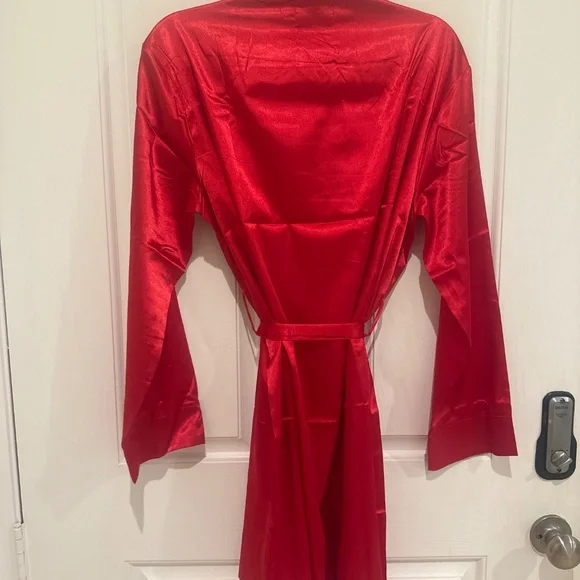 Dose of roses red robe - Picture 6 of 6